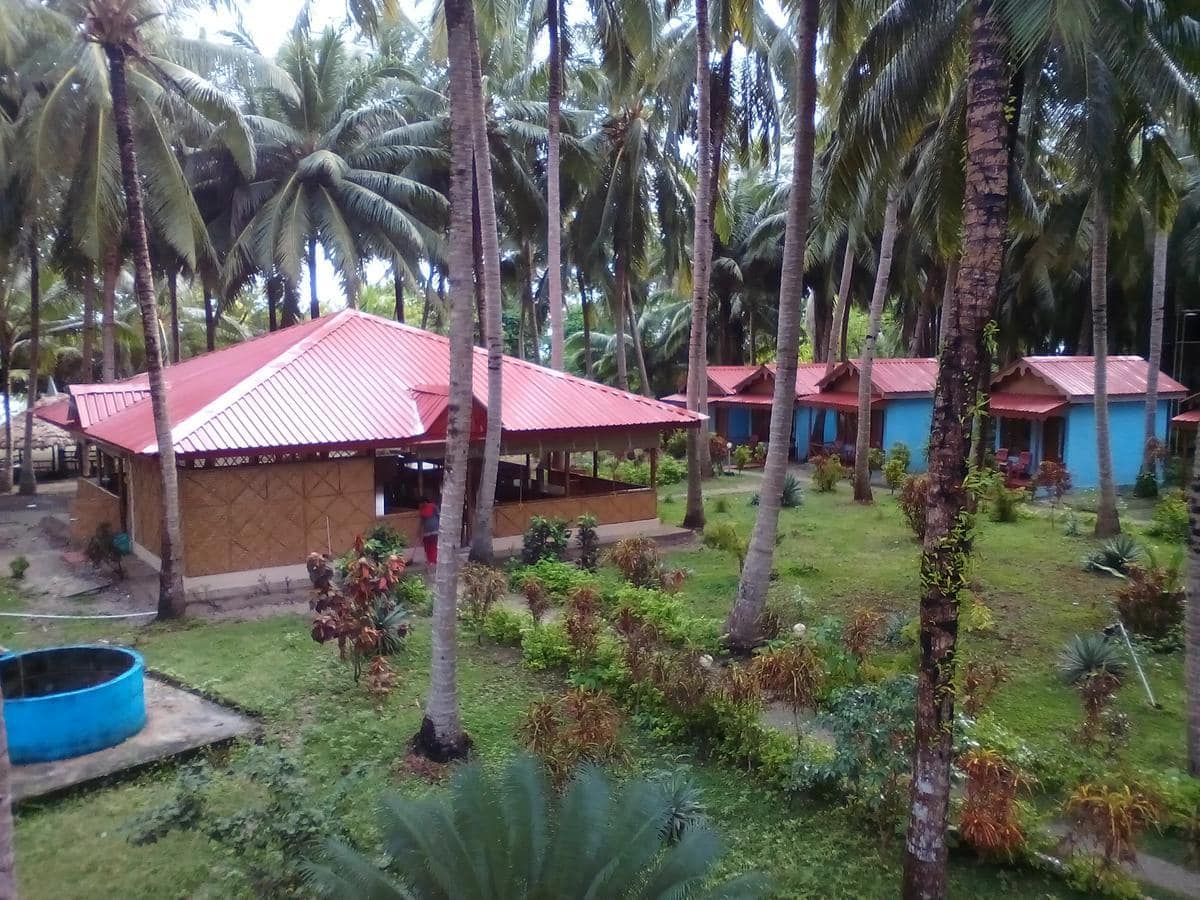 COCO-N-HUTS RESORT